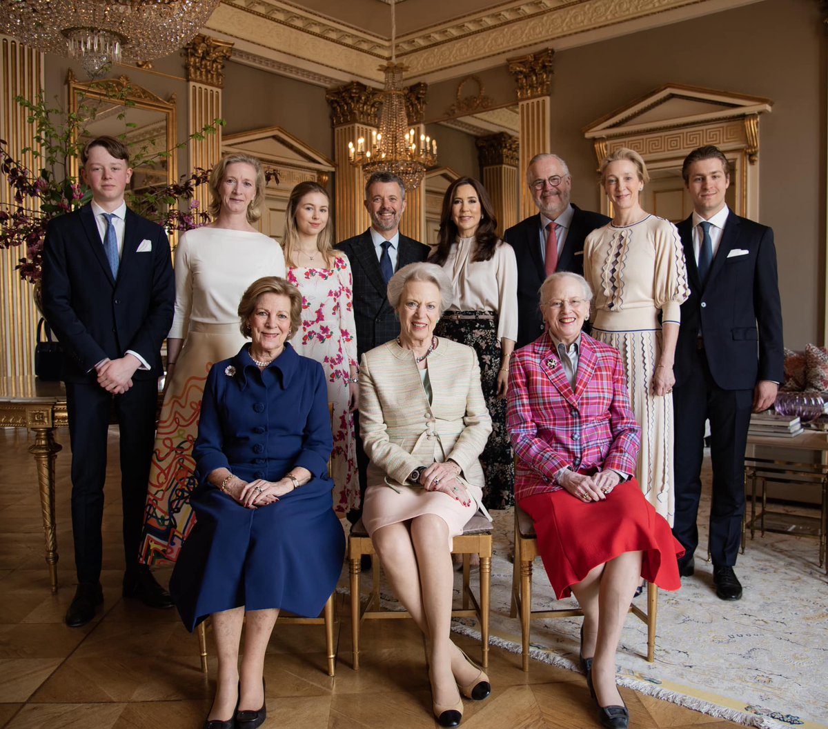 King Frederik X and Queen Mary of Denmark hosted a lunch for Princess Benedikte, her sisters, Queen Margrethe II of Denmark and Queen Anne-Marie of Greece, and family at Frederik VIII's Palace at Amalienborg! 🔗 royalwatcherblog.com/2024/04/29/pri…