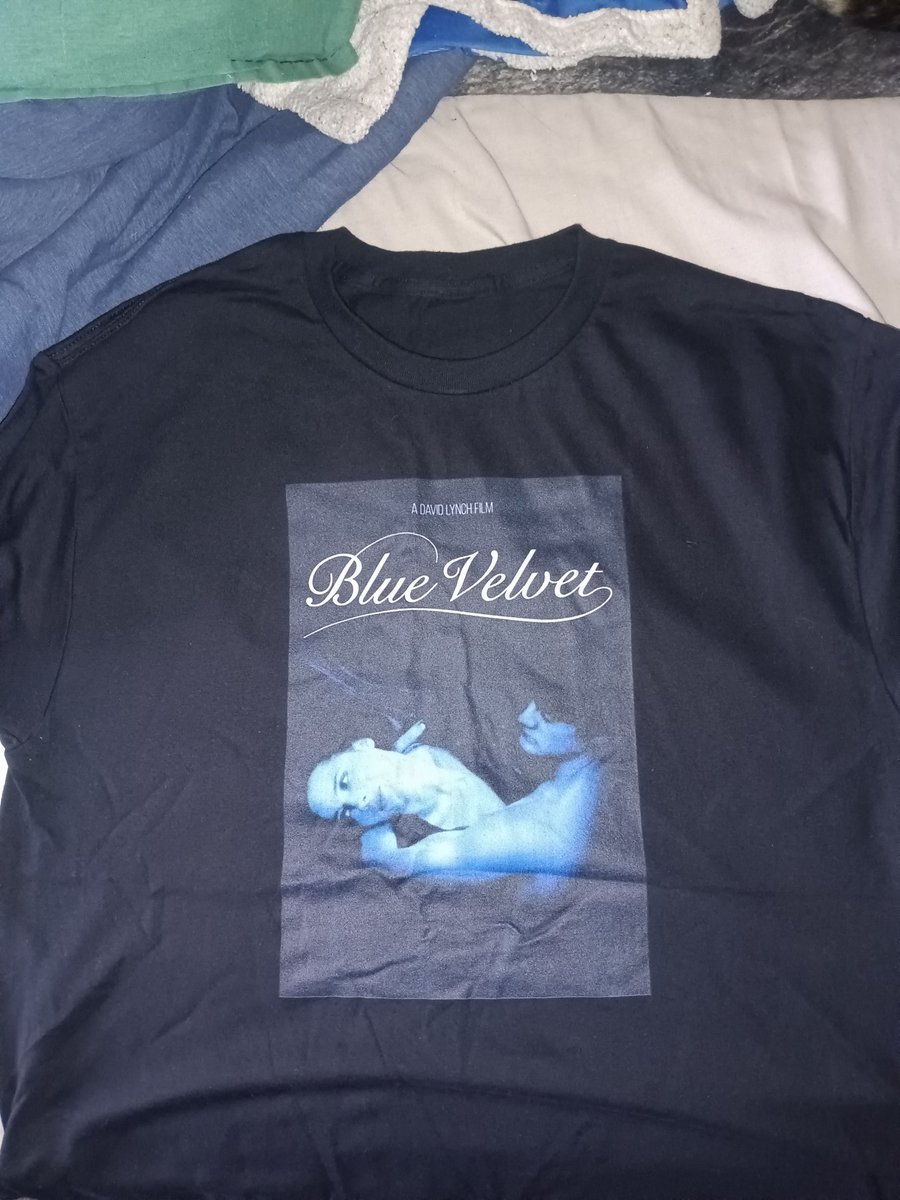 New shirt day. My favorite lynch film #bluevelvet #davidlynch #isabellarossellini #kylemaclachlan #dennishopper #lauradern #braddourif