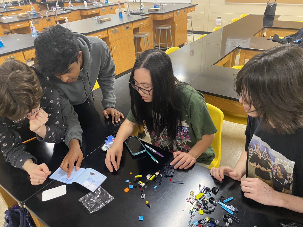 STEMTania's tweet image. The STEM @PopeAcademies students are doing “The Amazing Race” today using calculus and chemistry to solve clues in preparation for the upcoming AP exam! Dr. Kokan &amp;amp; Mr. Smith collaborated for this integrated activity! #STEMCobb #DoingDrivesLearning @ALDCOBB1 @PopeHS1