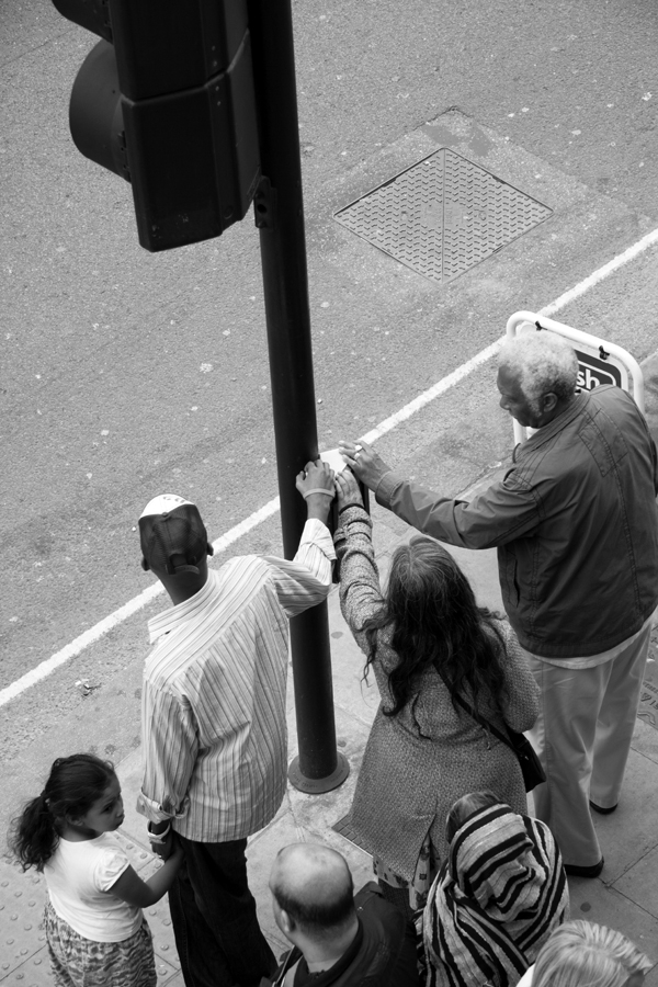 Maida Vale, London #streetphotography #London #blackandwhite #hands