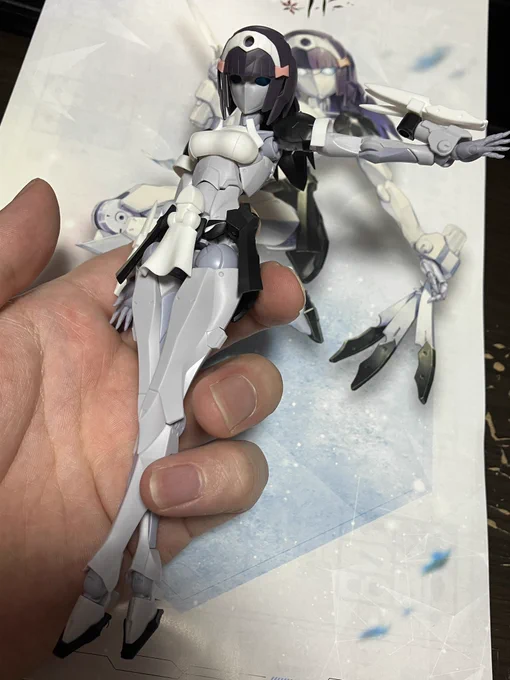 アニメ等々消化しながらノーヴィス組んだ メガロマリアでは一番好みの見た目かも 特典の手パーツが可愛くて良いねコレ