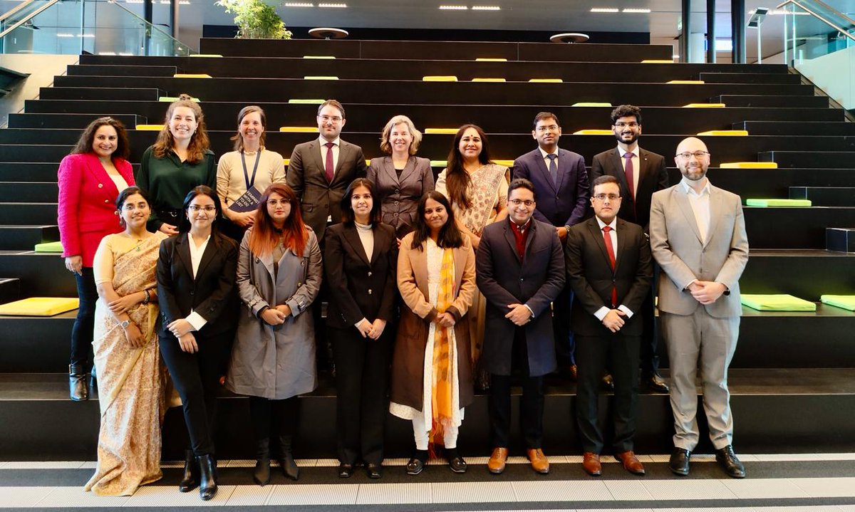 Welcome to ten young Indian diplomats to Hague for training programme @Clingendaelorg organised by @DutchMFA (1/2). @MEAIndia @IndianDiplomacy