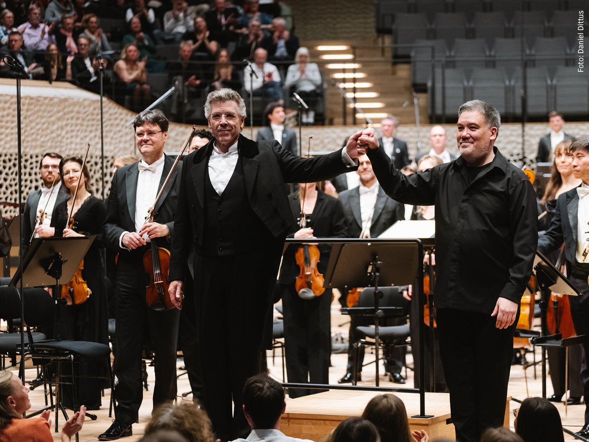 It's always a pleasure to collaborate with Maestro @GilbertConducts, and to do so on Kurt Weill's Whitman Songs with the NDR Elbphilharmonie Orchester was especially enjoyable! Thanks to all of you who joined us in the audience 🎶 📷 Daniel Dittus