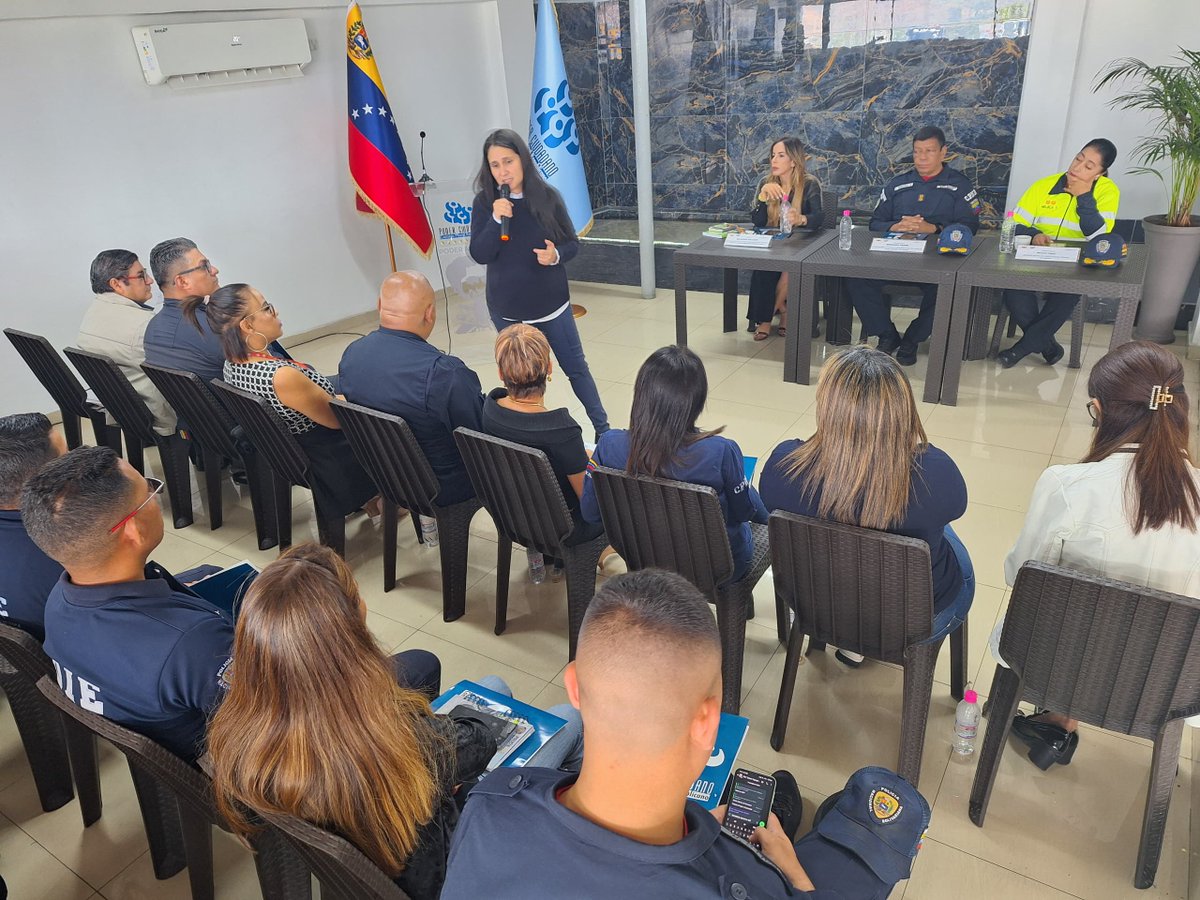 De igual manera, asistieron la Comisario Mayor Tania Mujica, Secretaría General del CPNB; el Comisario Mayor Frank Morgado, Inspector para el control de actuación policial y el estado Mayor Policial.