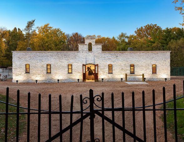 Registration is NOW OPEN for Stable Tours on Sat, May 11! Tours are available in 25-minute increments at 10:00, 10:30, 11:00, and 11:30am. Capacity is very limited, so advance registration is required in order to ensure you have a spot on the tour. buff.ly/4b9CRmY