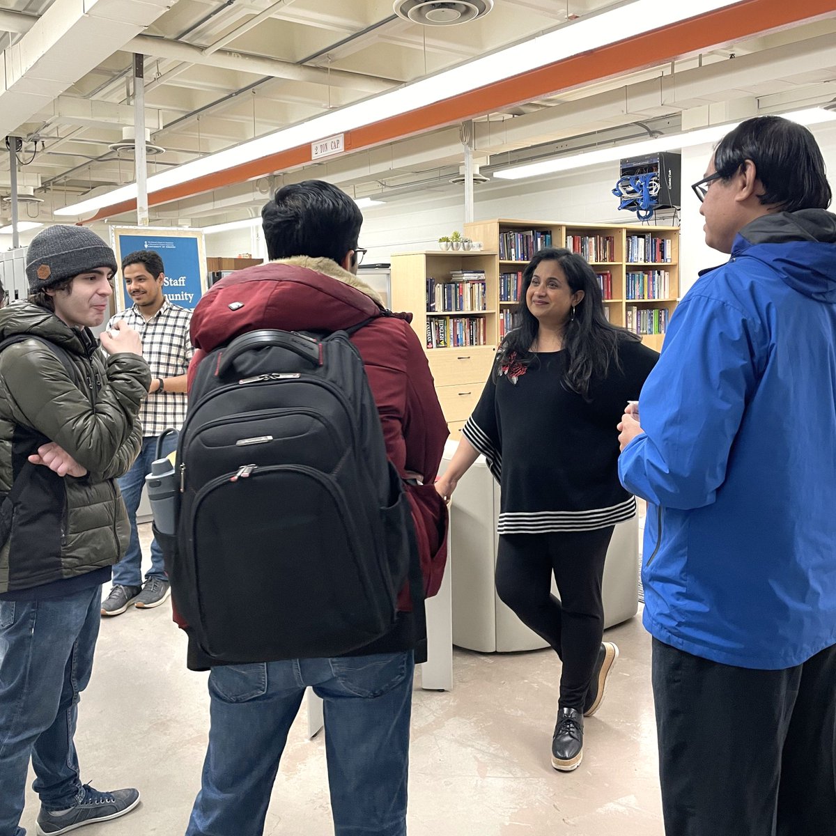 We had a great time catching up with ECE students over coffee and cookies at our social event earlier this month! 🍪☕️ A big thank you to everyone who joined us in SFB520 for a much-needed break and some enjoyable conversations. Let's do it again soon! 📚💡 #UofTEngineering #UofT