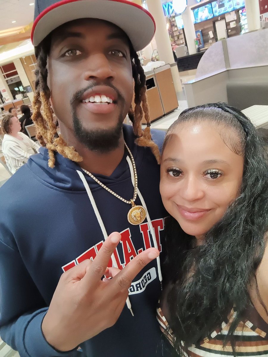 KingMyrical's tweet photo. King &amp; Queen ❤️🖤✨✨ https://t.co/kweQPnzdY5