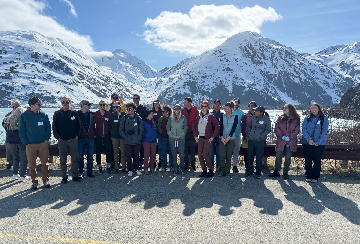 Yesterday, some of the #Colorado-based Geologic Hazards Science Center employees took a field trip to see the Barry Arm #Landslide in #Alaska as part of the @SeismoSocietyAm Annual Meeting. The field trip also had a stop at Portage Lake and Glacier as seen in the picture below!