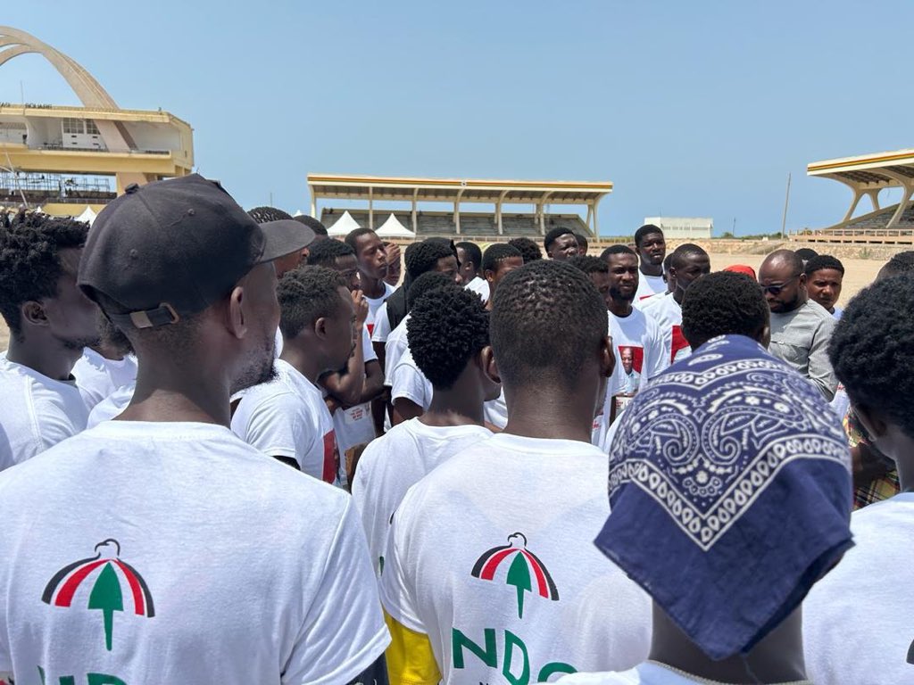 The National Youth Organizer of the NDC, Pablo together with his deputy few moments ago welcomed and congratulated Seidu Rafiwu to Accra at the Black Star square on his successful record breaking walk attempt from Techiman to Accra. #YouthPower