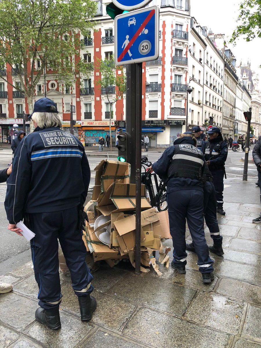 #PoliceMunicipaleMobilisée | Opération bd de Strasbourg aux côtés des agents de la propreté pour lutter contre les dépôts sauvages, jets de mégots, épanchements d’urine, bacs poubelles non remisés et l’affichage sauvage… des incivilités du quotidien qui salissent notre ville.