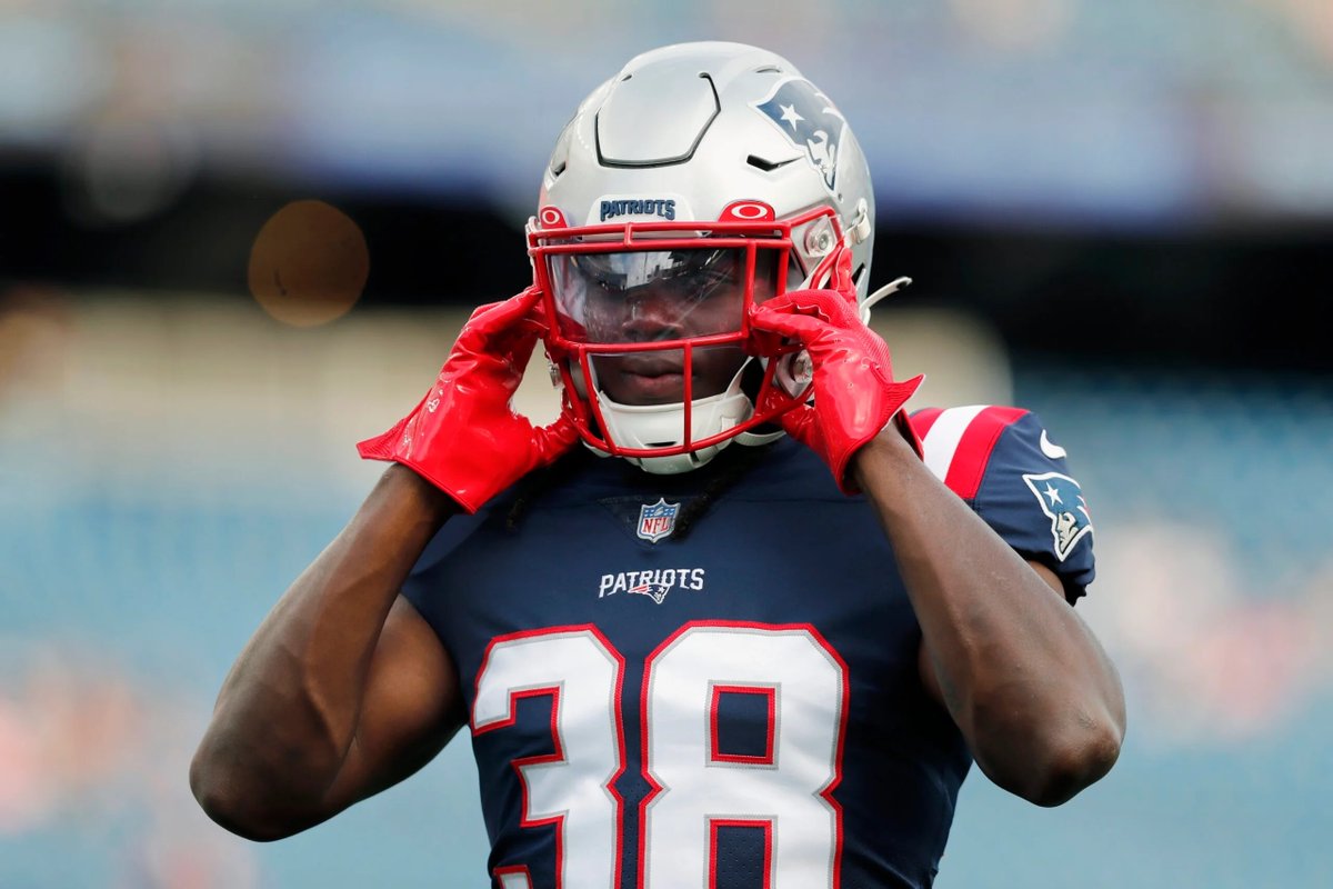 RB Rhamondre Stevenson on staying with the #Patriots:

'I love Boston, the Patriots. I'd love to be in this organization for countless amount of years.'👀
