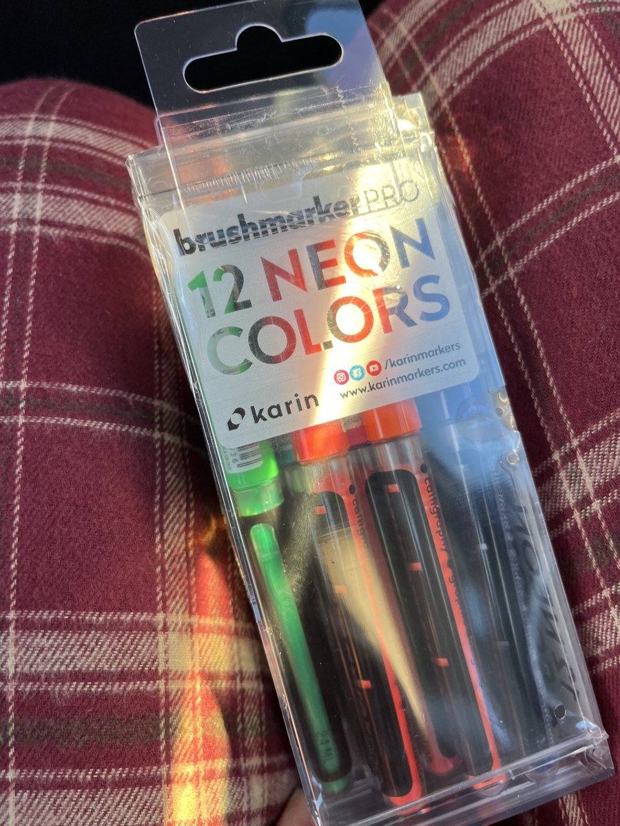 Picked up these Brush Markers a few weekends back 
#artsupplies