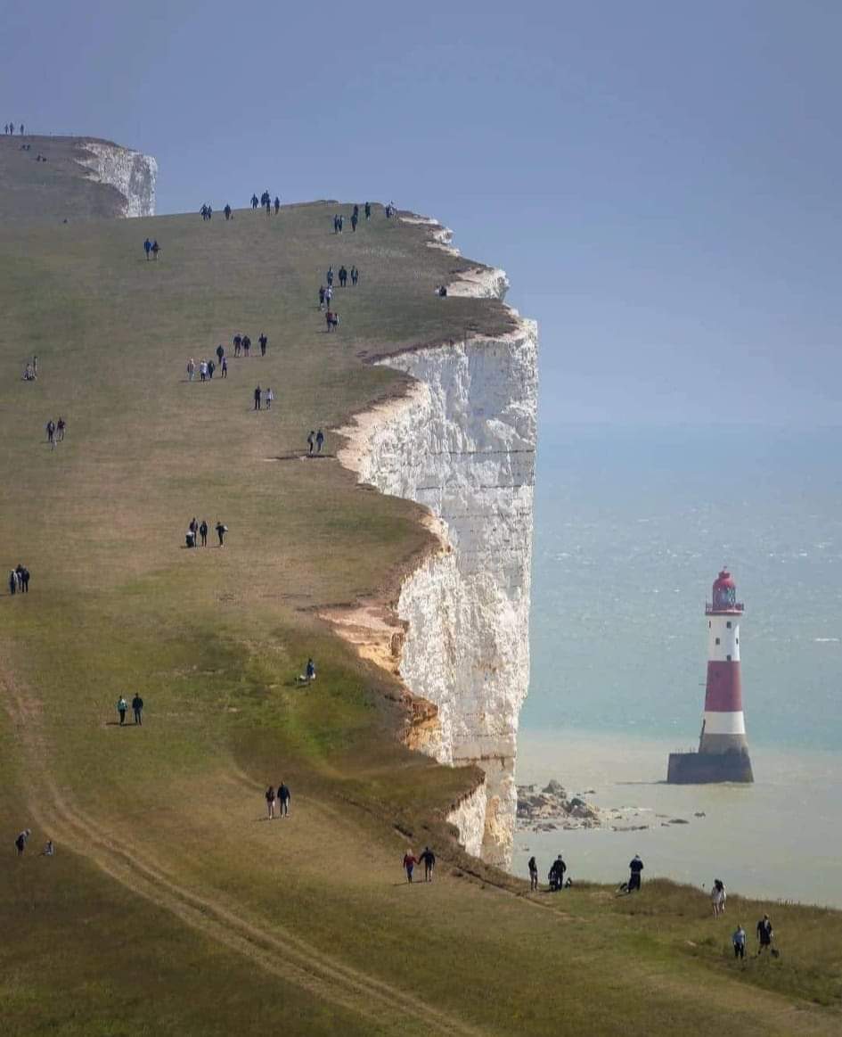 The UK really is beautiful...the White cliffs of Dover, England.🏴󠁧󠁢󠁥󠁮󠁧󠁿⚘️ 🇬🇧❤️