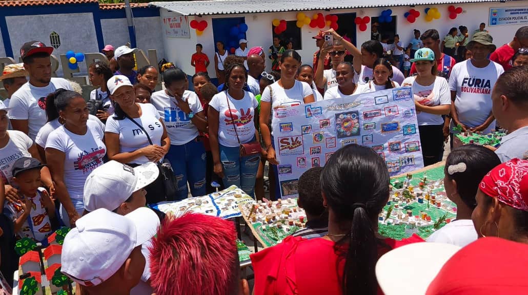 1.358 familias de la Base de Misiones Socialistas La Casa de Bolívar, en Capaya fueron atendidas a través de una jornada de atención integral que llevamos al municipio Acevedo. #ElFuturoEsAhora #Miranda #1May acortar.link/5VLYkv