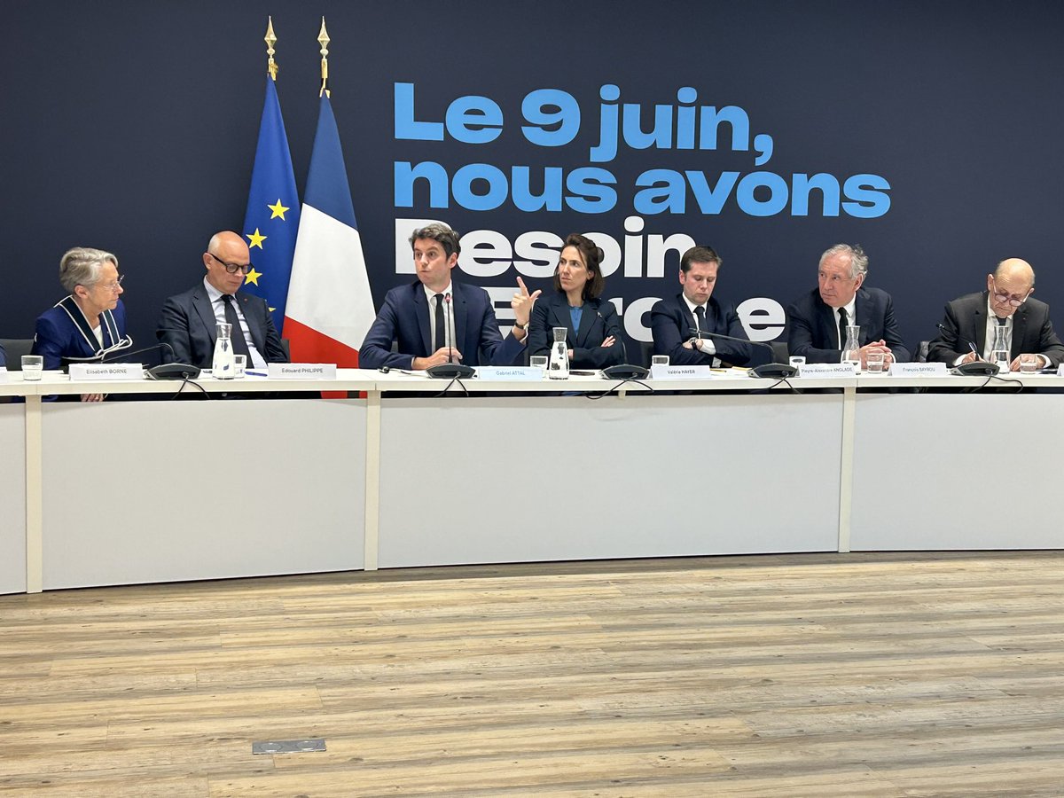 Premier comité politique de la campagne de @BesoindEurope . Unis, convaincus, déterminés au service des Français en Europe.