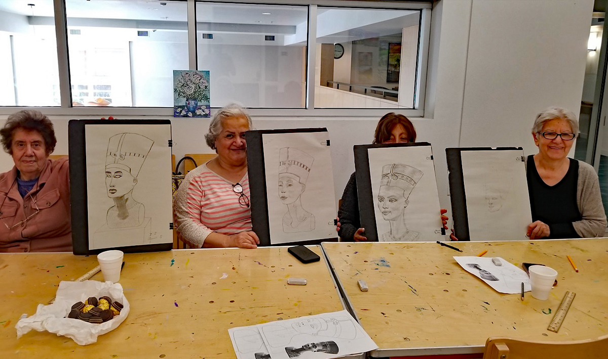 Residents learned to draw animals and portraits in The Metro@ Hollywood Senior Apartment's art class with Teaching Artist Nelson. An intriguing study of ancient Egyptian sculptures helped them acquire their skills. #ChangingAging #PositiveAging #CreativeAging @LACountyArts