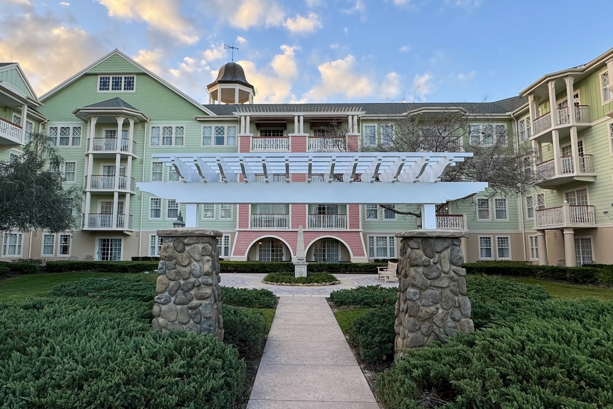 40% Cash Savings Offered on DVC Villas Through Summer and Fall 2024: Disney Vacation Club members, plus their friends and family, can save up to 40% when paying cash for many dates at Walt Disney World in 2024. dlvr.it/T6Dhx7