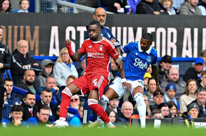 Howard Webb on Nottingham Forest penalty call against Everton: 'We would have preferred an intervention for the referee to go to the screen to make a judgement for himself in this situation and probably would have come out with a different outcome if that would’ve happened.' 😕…