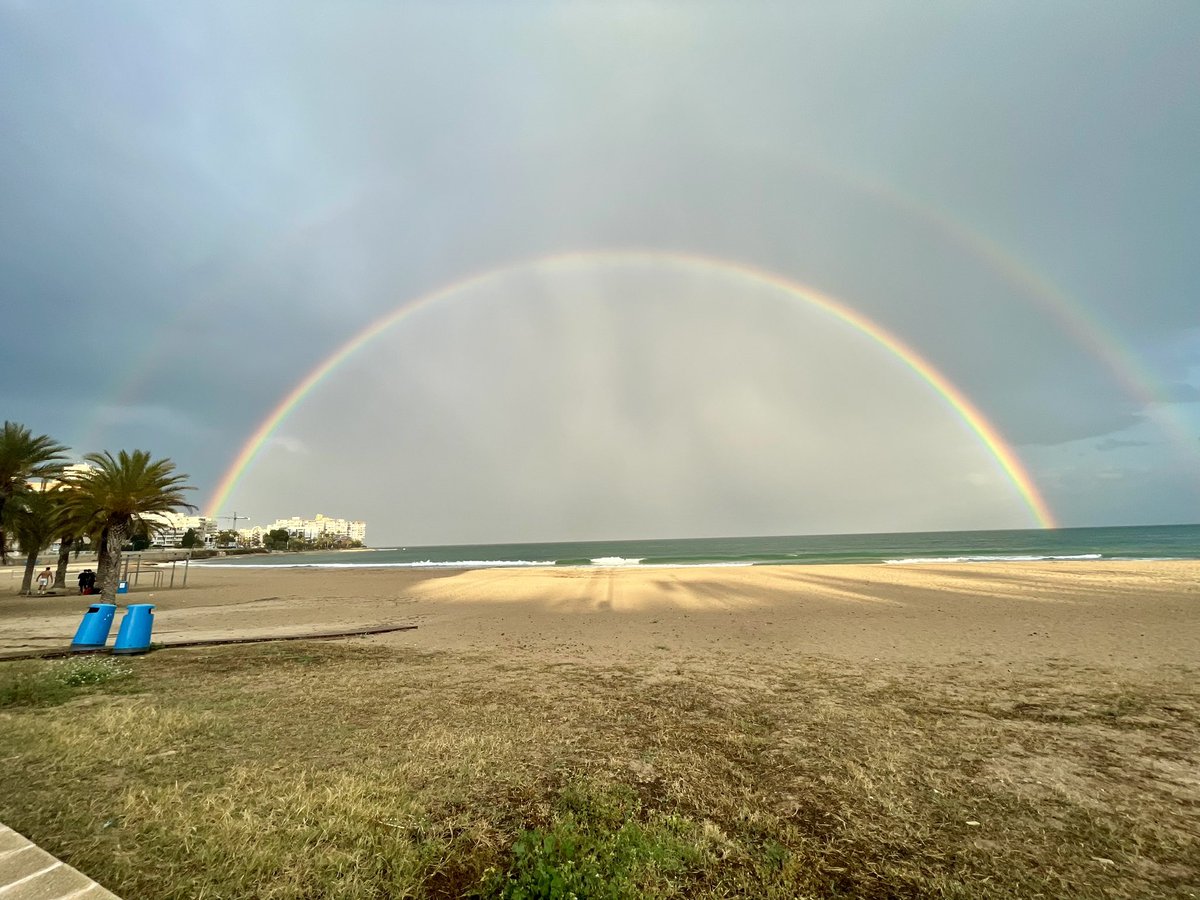 En directo desde la playa de Muchavista 😍 #arcoiris #ElCampello