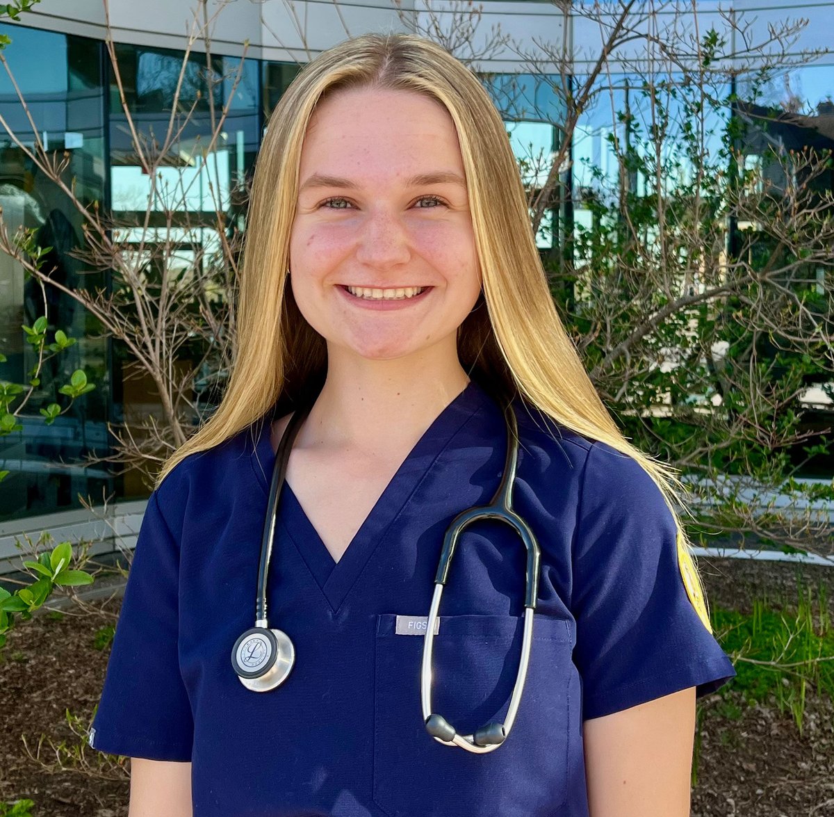 Excited to share an article in The University Record featuring one of our senior nursing students and all she has accomplished at UMSN. myumi.ch/DrWbQ #MichiganNursing #WeDare #GoBlue