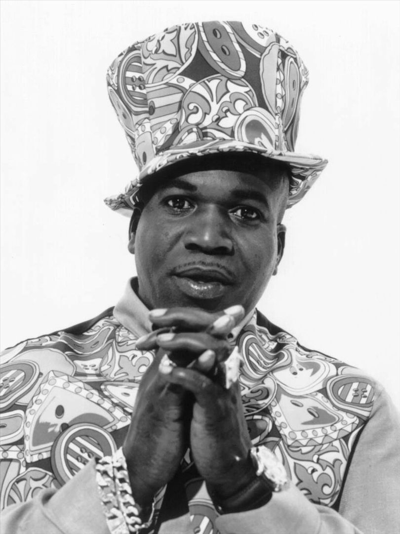 🇯🇲 Happy 60th birthday to one of the most iconic voices in reggae history! Salute to the legendary Barrington Levy who gave us timeless classics like 'Black Roses' and 'Here I Come.' tidal.link/3UE4cIb @LevyBarrington