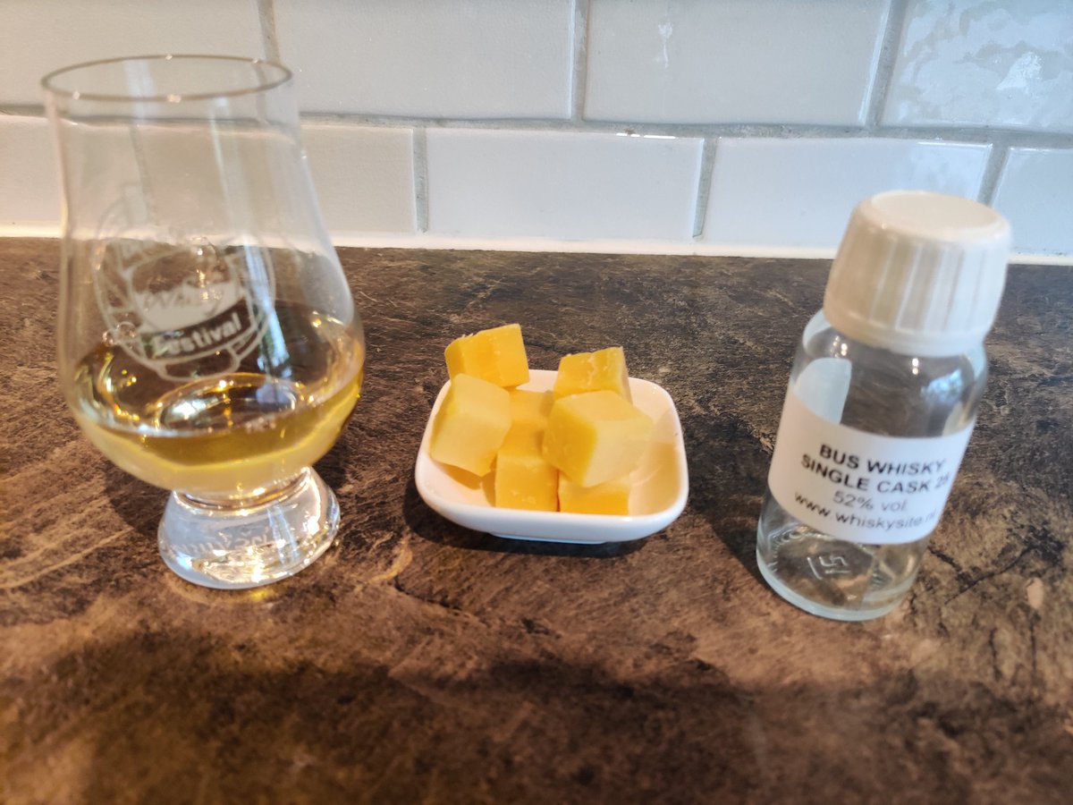 Little Whisky Tasting : Dutch Whisky Part 1

Bus Whisky Single Cask 25 52,0%

Nose : Grain, Hay, Caramel 
Palate : Vanilla, Caramel, Licorice 
Finish : Long, Figs, Chocolate 

#whiskytasting #whisky #tasting #dutchwhisky #buswhisky #singlecask25