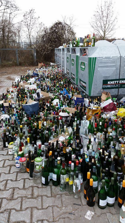 Personne : Le récup' verre du quartier de Léa Salamé :