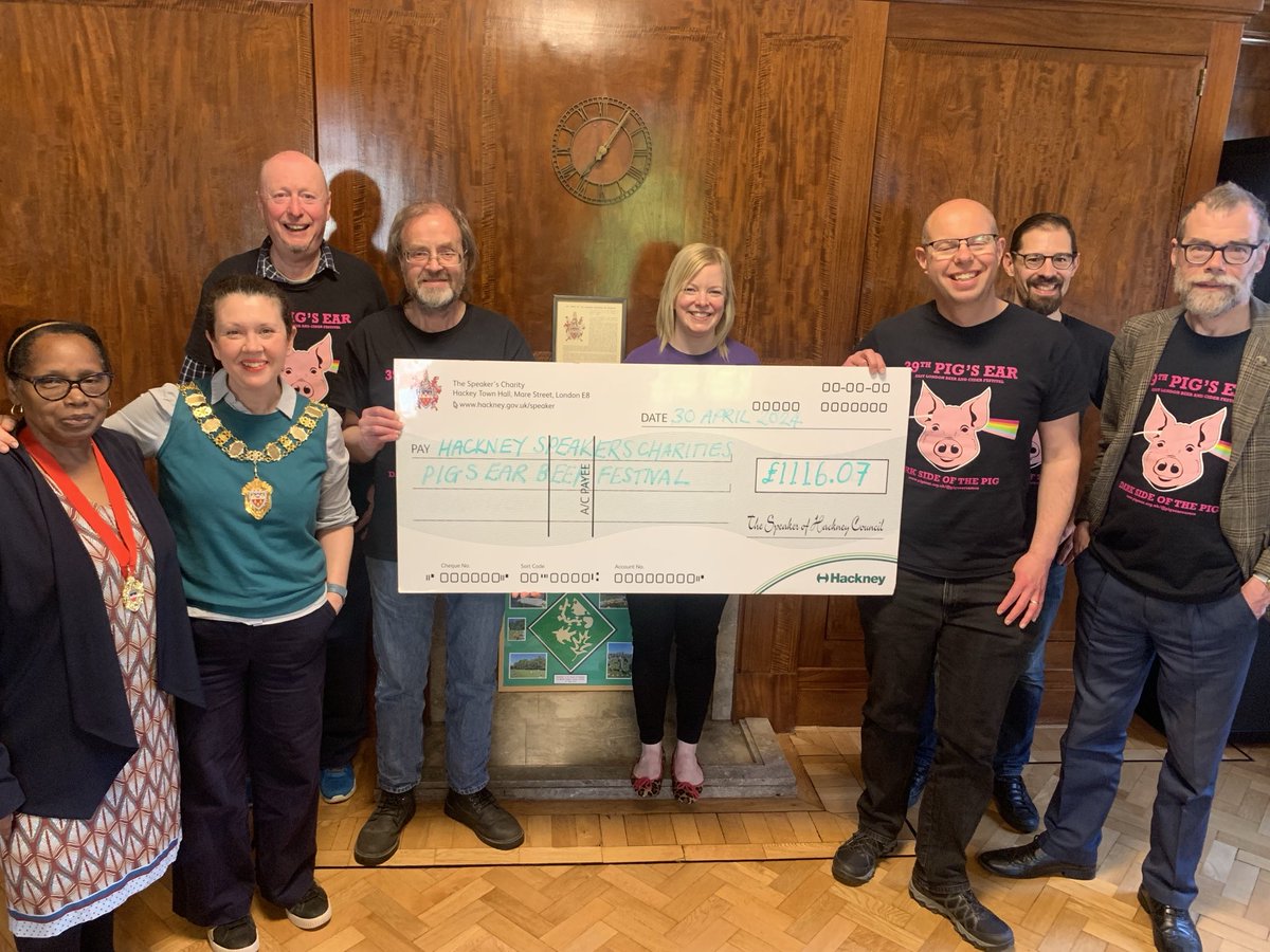 Huge thanx 2 ⁦@pigsearcamra⁩ for raising £1116.07 for Hackney Speaker’s charities ⁦@Mini_Stories⁩ ⁦@HoxtonHall⁩ ⁦@StJoHospice⁩ ⁩ ❤️#Hackney ⁦⁦@HackneyCouncil1⁩