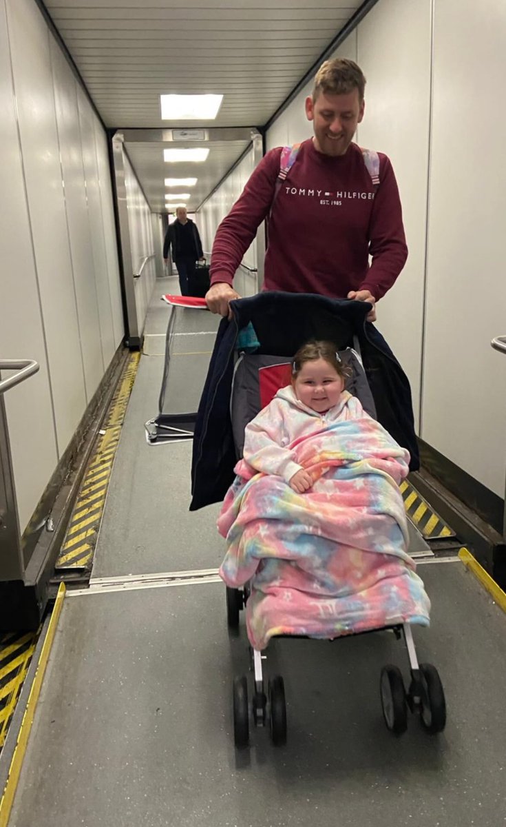 Our Oscar’s Kids Club member Katie jetted off to @DisneyParis_EN this morning with her Mammy and Daddy for a special stay! Big thanks to our pals in @AerLingus for giving this gorgeous girl the VIP treatment on her flight out today!💛