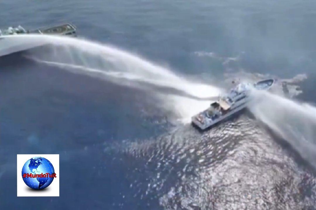🌎#MundoTuit #30Abril 🇨🇳#China Cuatro barcos de la Guardia Costera China desplegaron cañones de agua contra buques filipinos que realizaban una patrulla marítima. El incidente se produjo cerca de Scarborough Shoal, disputado entre Manila y Pekín. #SomosPuebloUnido