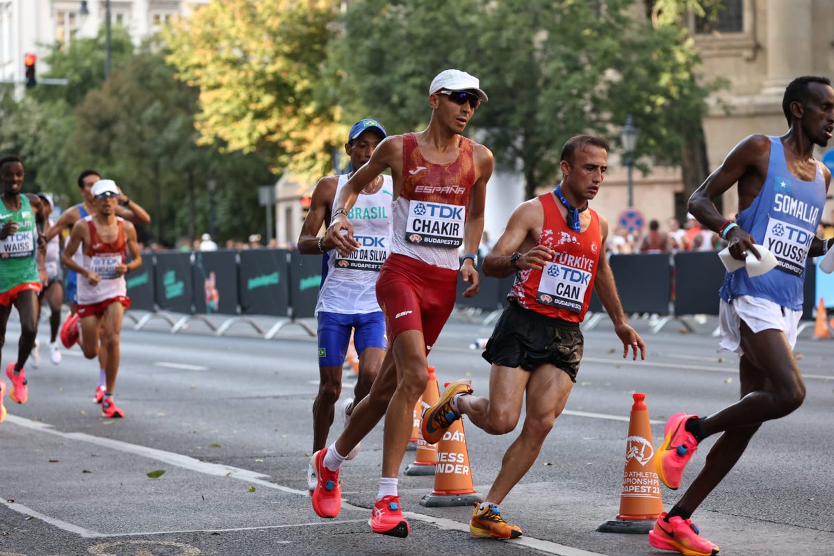 📢 2 atletes catalans seleccionats per @atletismoRFEA per a còrrer l'europeu @earoma2024 en mitja marató: @txell921 i @ibrachakir 👌