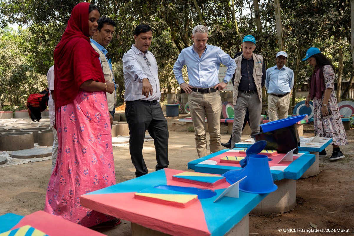 Thrilled to host the 🇨🇭Ambassador Reto Renggli's visit to UNICEF-supported interventions in Rajshahi!

Yesterday, he witnessed the impact of Swiss-funded sanitation initiatives firsthand, including meeting inspiring women like Moneka, whose latrine business is transforming lives.
