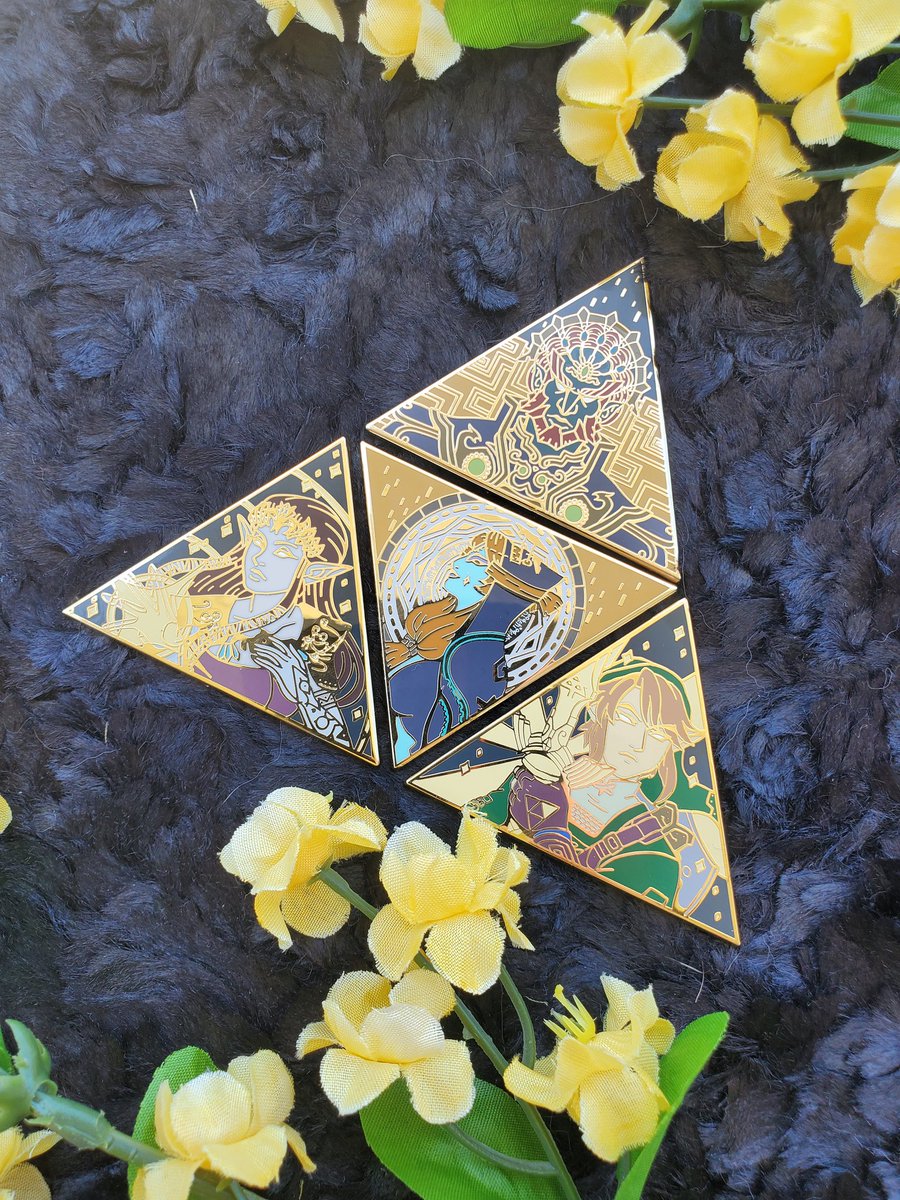 My Twilight Princess Triforce pins are BACK! . . #Zelda #TwilightPrincess 🔗👇