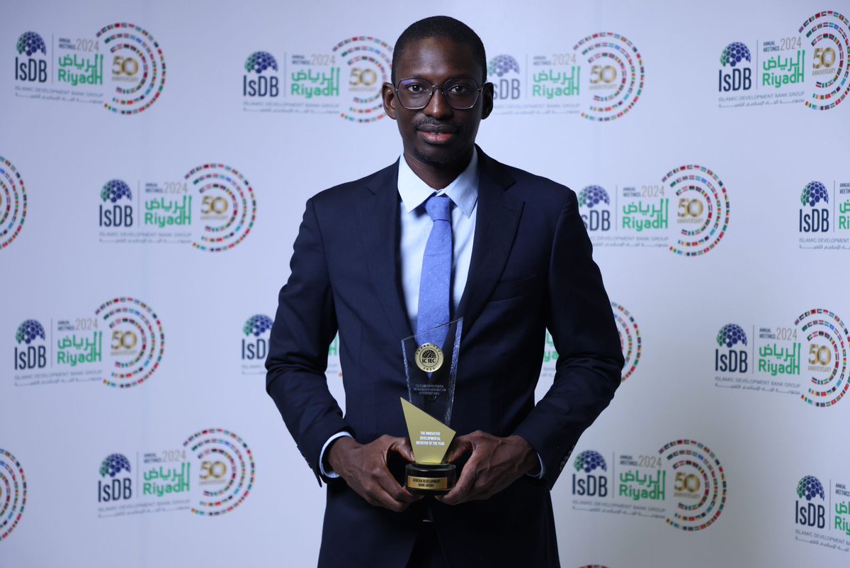 AfDB_Group's tweet photo. The @AfDB_Group scoops Most Innovative Investment Development Initiative of the Year Award at @isdb_group’s #PrivateSectorForumAwards at a ceremony in #Riyadh, Kingdom of Saudi Arabia. #PSFAwards #IsDBAM2024 https://t.co/sFrx3pRscK