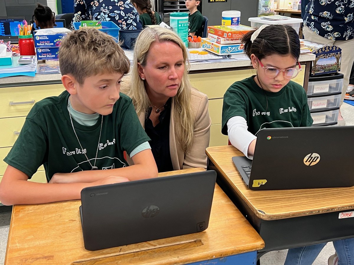 Congratulations to Kerstin Dumas, an educator at Highland Goffe's Falls Elementary School in Manchester for receiving an Excellence in STEM Award from CoderZ for her work in introducing coding to students. @mansd_nh @coderz #STEM #CoderZ #NHLearns