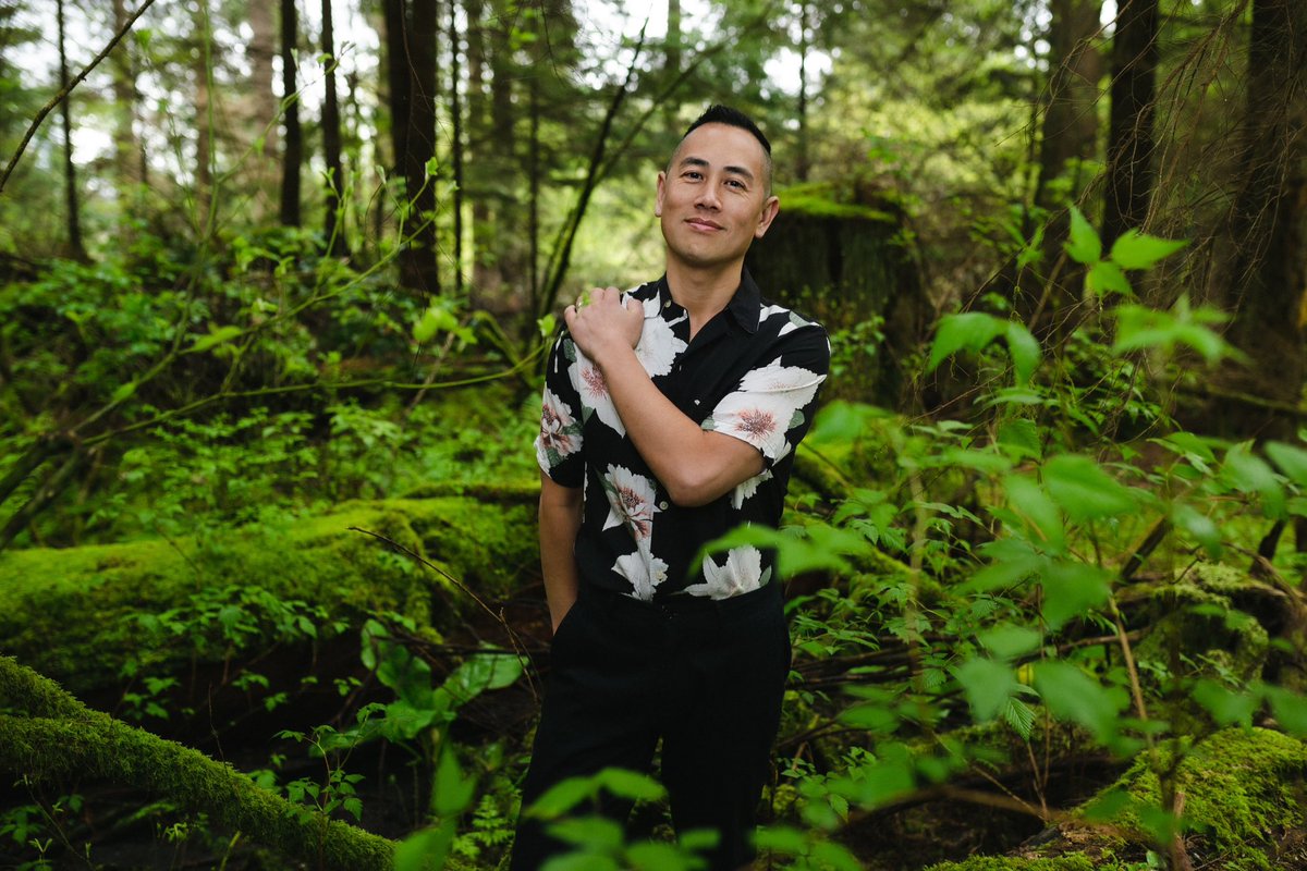 New author photos just dropped. Thank you @hannesphoto for making me look wild 🍃