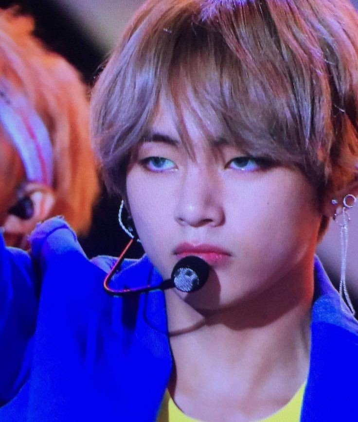 i still refuse to believe that dna taehyung is real