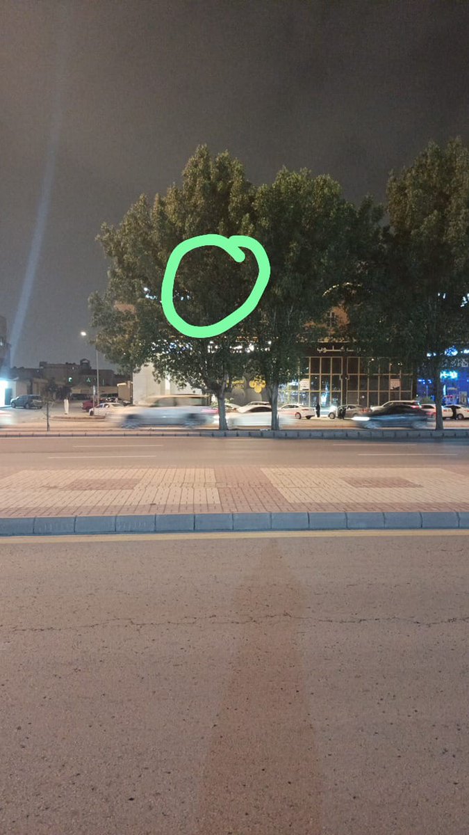REEREE_HH's tweet photo. https://t.co/EZ2C4guLUe
مسا الخير في قطو عالق بالشجره بهالمكان ماقدرت انزله اللي قريب من هنا ممكن بليز 
يشيك https://t.co/GXYW8uGMyX
