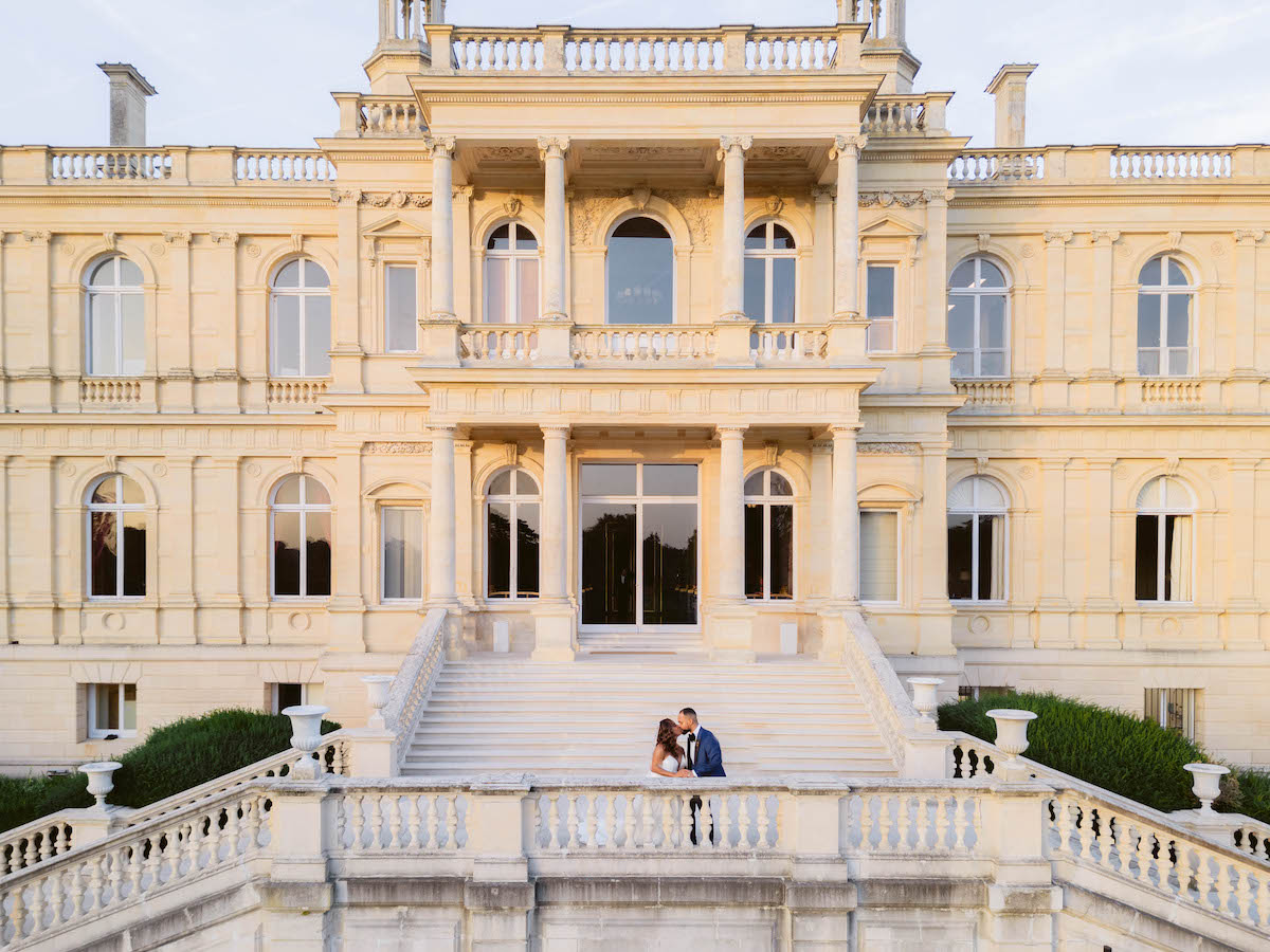 munaluchiBride's tweet photo. Elegant and Timeless Wedding at the Château de Ferrières in France https://t.co/cQWkuYTWWu https://t.co/B359kIzpuO