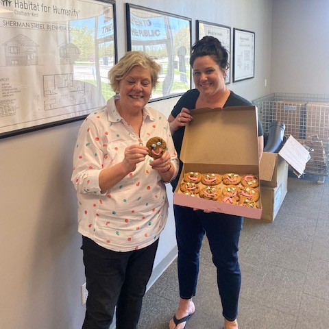 Habitat for Humanity’s ReStore REALLY smiled when Hub delivered Smile Cookies to their volunteers. #SmileCookie