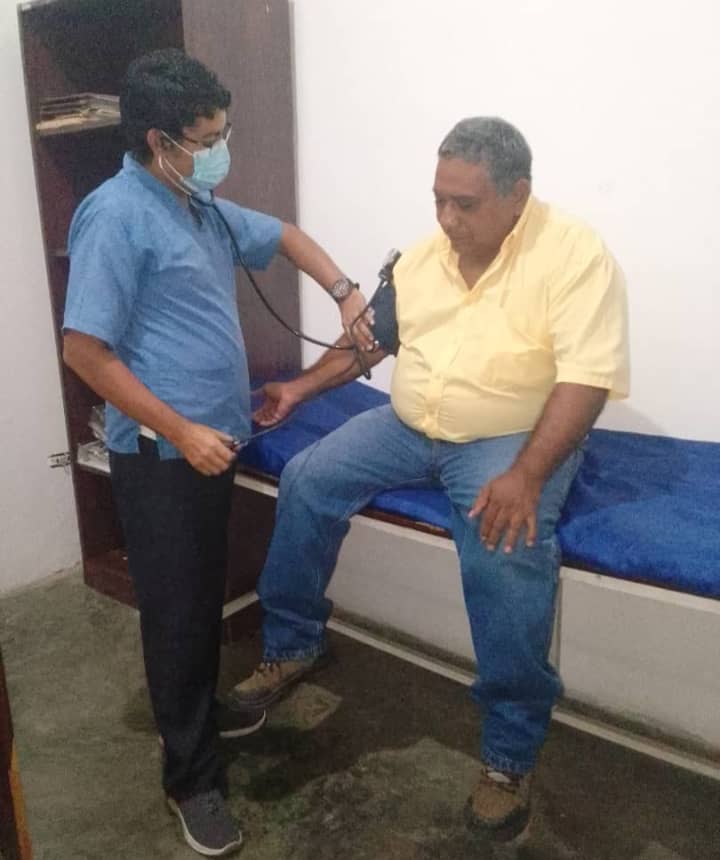 #Apure|| La Coordinacion de Salud a través del Servicio Médico regional realizó jornada de atención de Medicina Interna a los Trabajadores de la Jefatura estadal y su grupo familiar, con el propósito de garantizar su salud y bienestar social. #SomosPuebloUnido