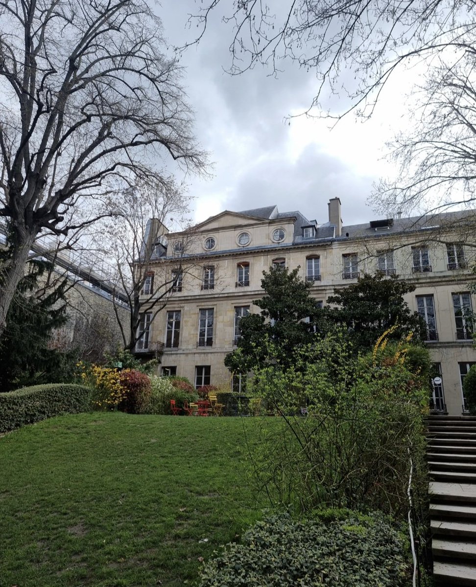 Another amazing semester wrapped for my MA and undergrad public and private sector #intelligence and #espionage modules at Sciences Po Paris! Already counting the days until the autumn term starts!