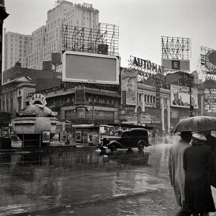 Times Square, 1943.