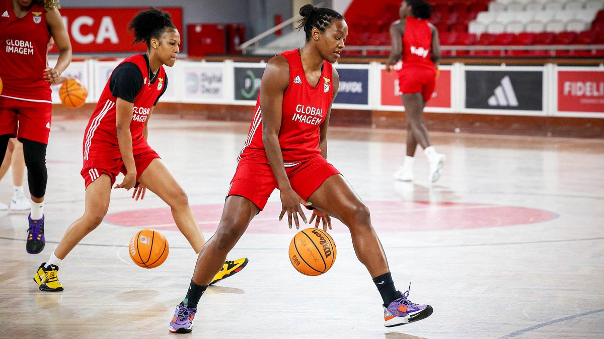 modalidadesslb's tweet photo. 𝗪𝗼𝗿𝗸 𝗵𝗮𝗿𝗱, 𝗽𝗹𝗮𝘆 𝗵𝗮𝗿𝗱! 🏀
🔜 Jogo 2 da final da Liga Betclic Feminina
🆚 U. Sportiva | 🗓️ Amanhã, às 14:30
📍 Pav. Fidelidade | 🎟️ https://t.co/EUiGrJMP5F
#BasketBenficaFem • #GlobalImagem #GiGroupHolding #AVBox #rimaintourscaraibas @adidas https://t.co/rOALptLr5k