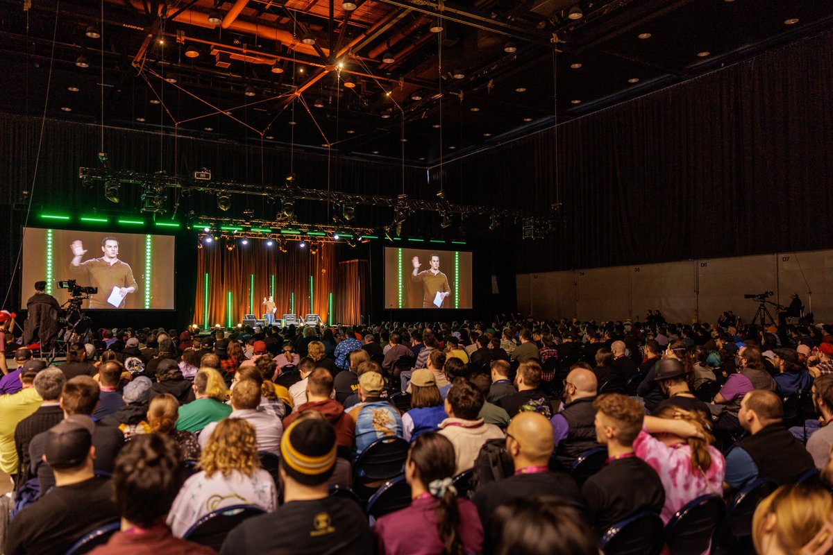 The schedules for #MCAmsterdam 's Mana Stage & Community Panel rooms are up! 🎤 Mana Stage: mtgfestivals.com/global/en-us/m… 💬 Community Panels: mtgfestivals.com/global/en-us/m…