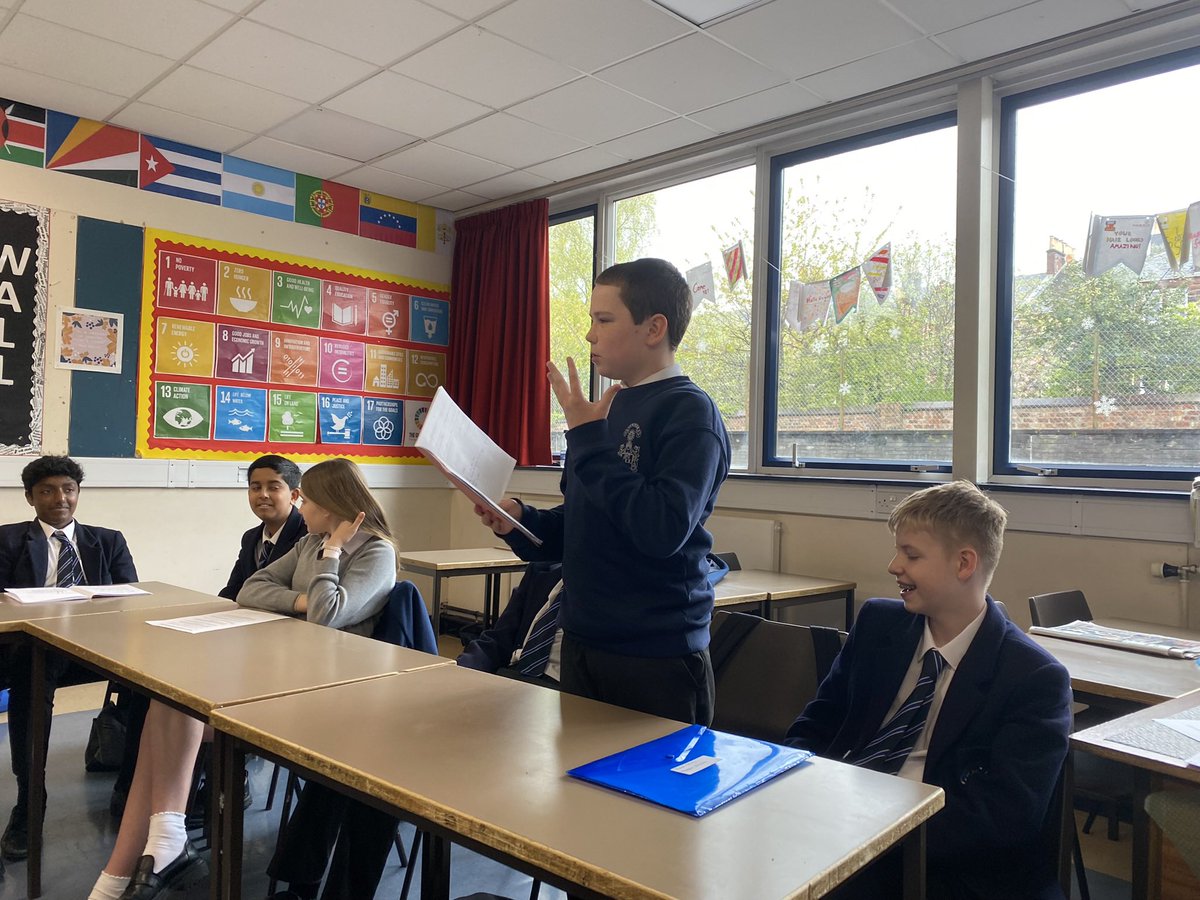 🗣️ Some excellent debating from 2T2 today! #BigQuestion #SocialMediaDebate 💭 🤔 ⚖️