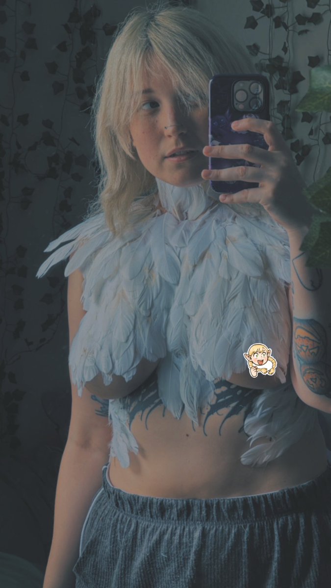 Everyone’s posting their feather girls lately so…hey. 🫣 I’m almost finished with these prosthetics and my shirt is coming in today 🤭 #falintouden #cosplay #falin #falinchimera