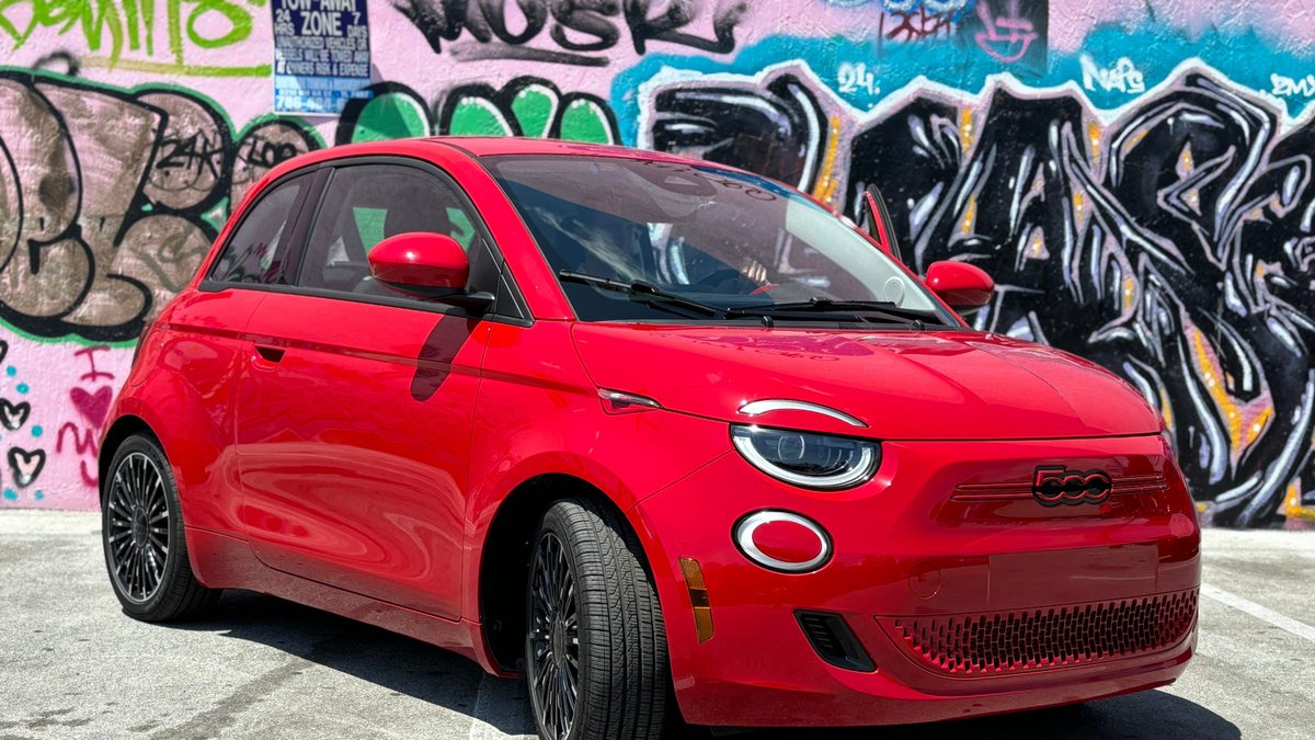 2024 Fiat 500e: A very small electric car that’s perfect for a very small number of people buff.ly/3JdvDSD #autotech #automobile #tesla #cars #techcar