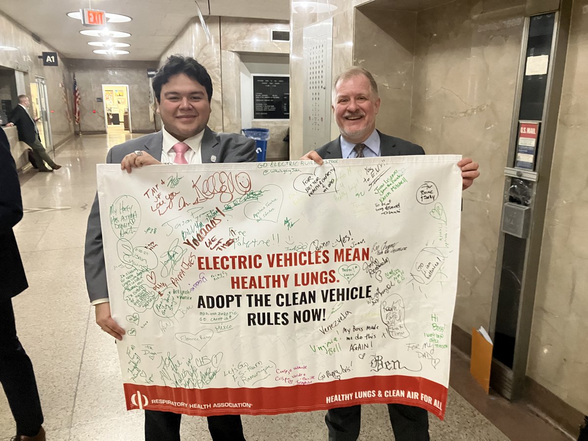 THANK YOU Rep. @egonzalezjr96 for introducing the Zero Emission Vehicle Act, part of the comprehensive Clean & Equitable Transportation Act! It will get clean electric cars, trucks & buses in our communities faster & protect people from #airpollution @ILCleanJobs @RespHealth