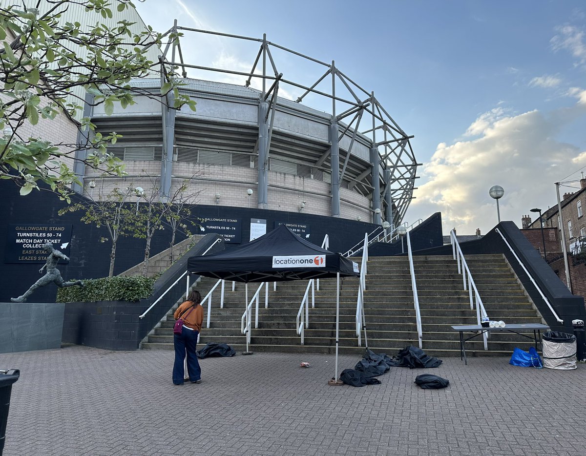 A bit more filming happened this evening. 🎥 ⚫️⚪️⚫️⚪️ #NUFC